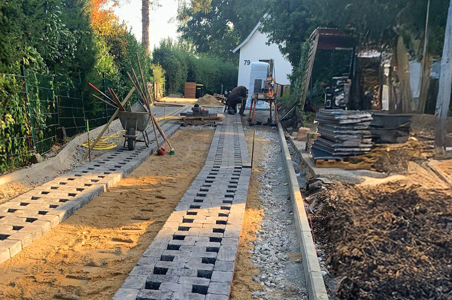 Cordes-Wege-Einfahrten-Planung-1-2 Cordes-Wege-Einfahrten-Planung-1-2-Einfahrt-Pflaster-Rasensteine-Kies